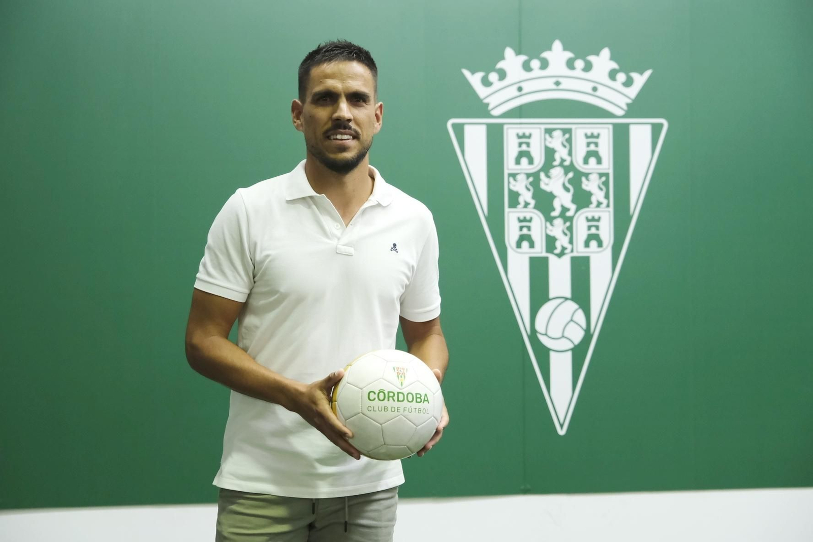 La presentación de Recio con el Córdoba CF, en imágenes