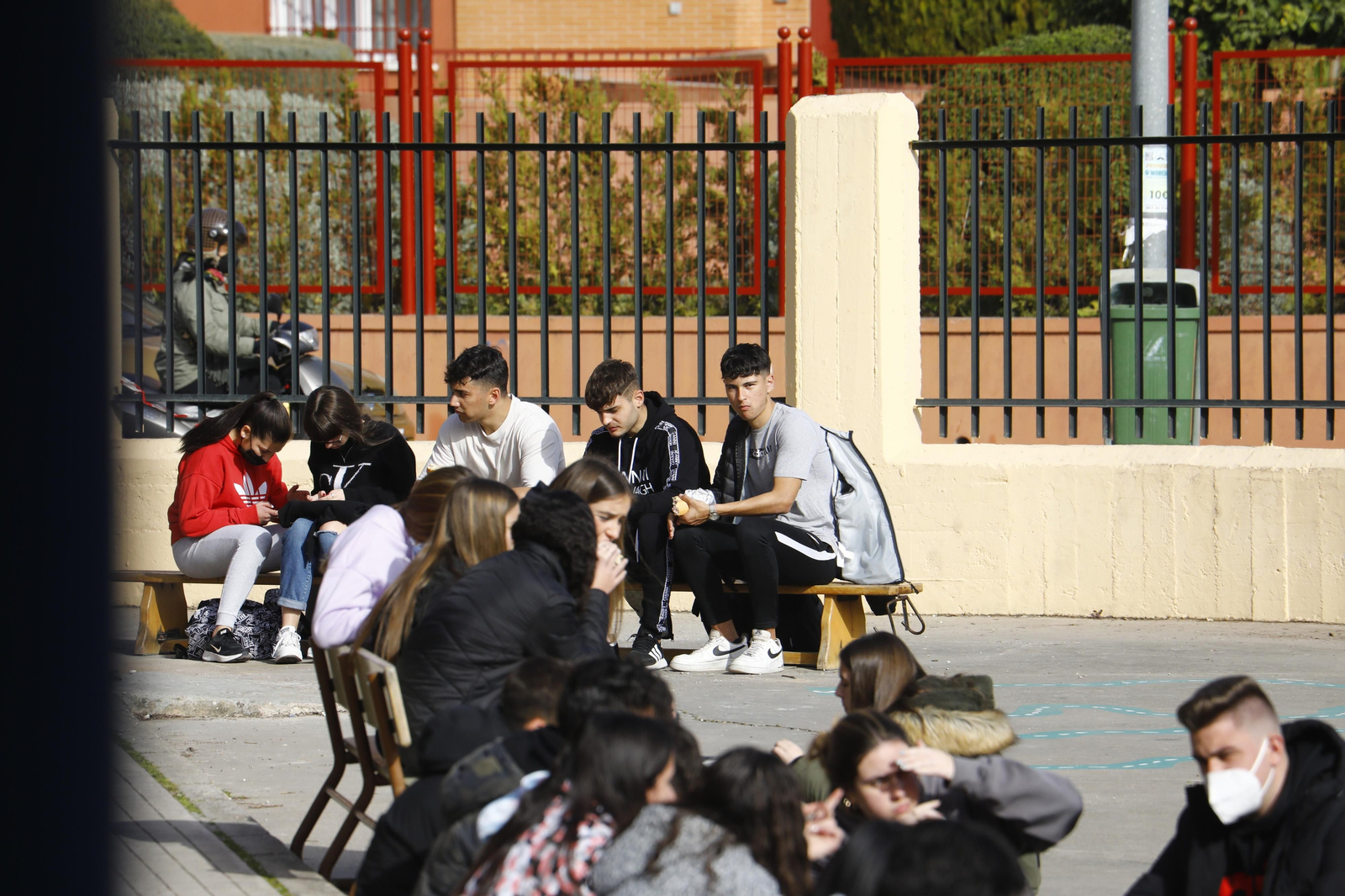 Las fotografías de la vuelta al recreo sin mascarilla en Córdoba