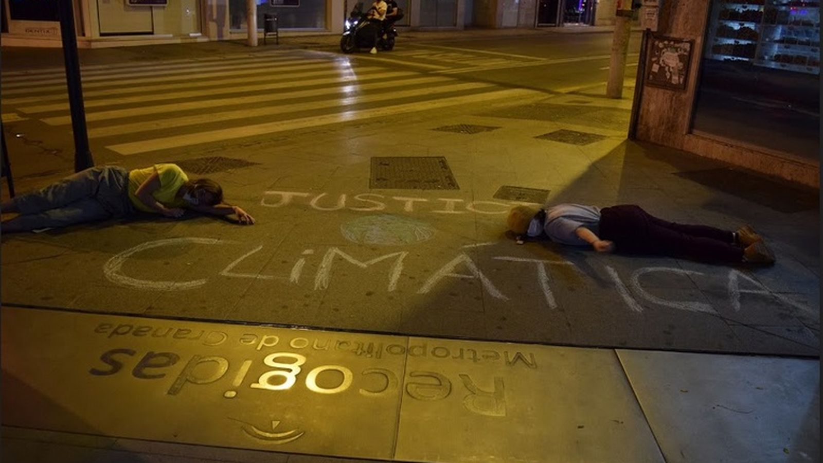 Imagen de una acción reivinidcativa de Fridays For Future Granada