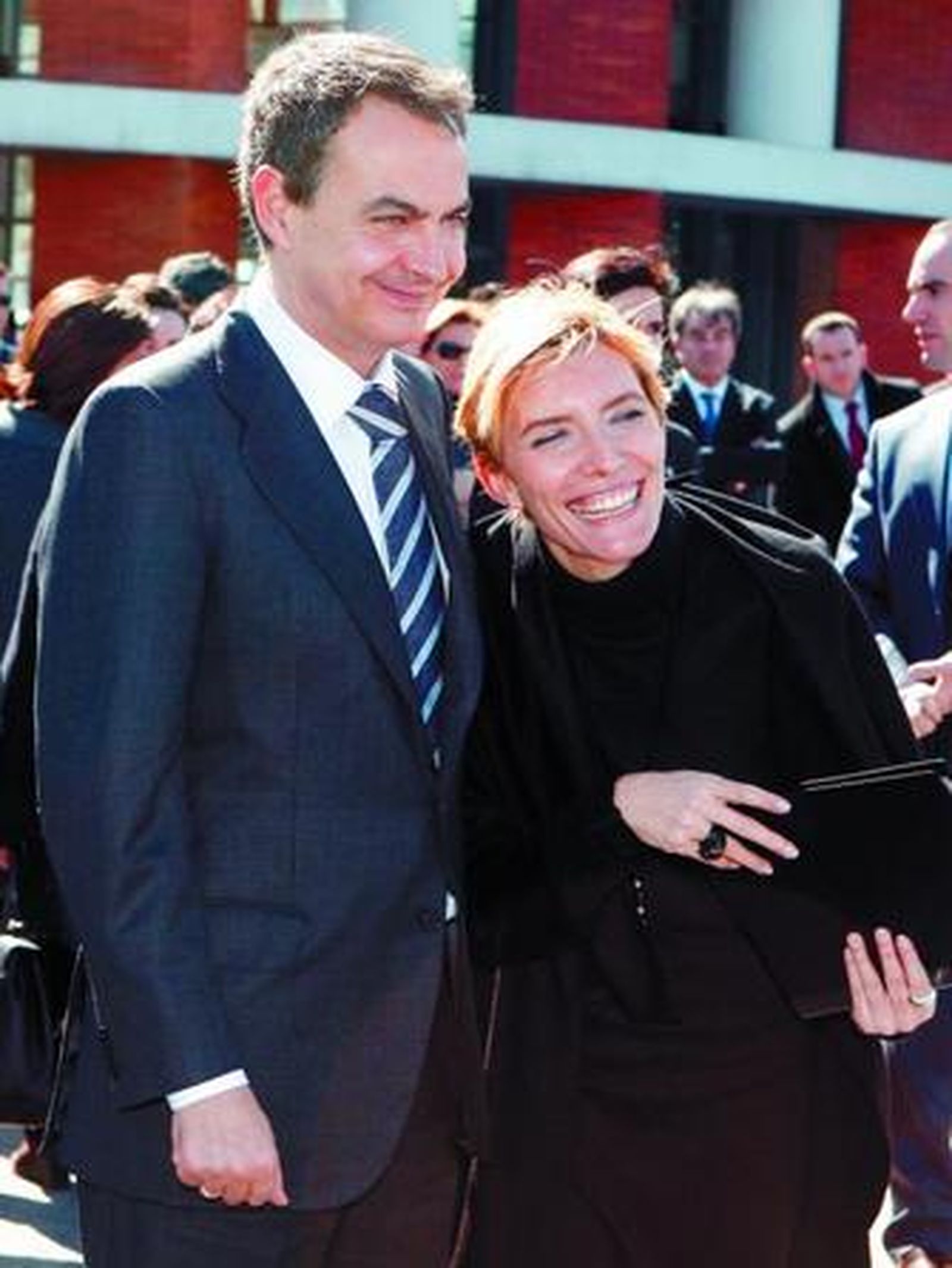 Zapatero con su mujer.