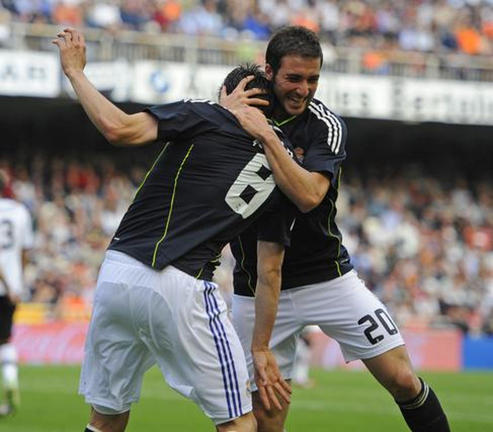 El Real Madrid golea al Valencia a domicilio (3-6). / Reuters