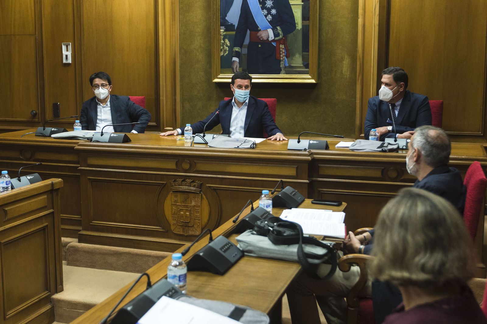 Javier A. García con Manuel Guzmán y Francisco Alonso, responsable del IEA.