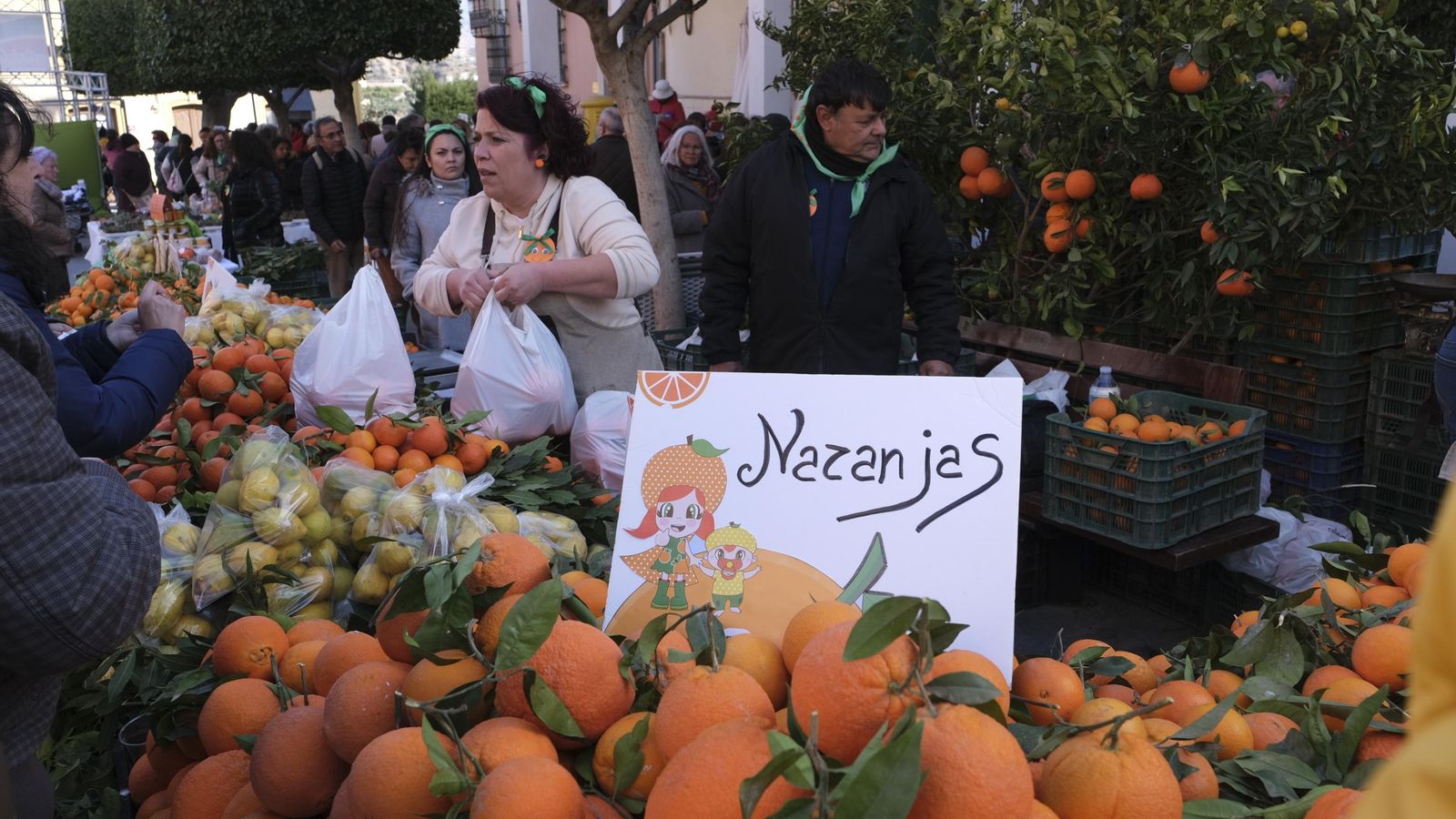 Uno de los puestos de venta de naranjas durante el evento.