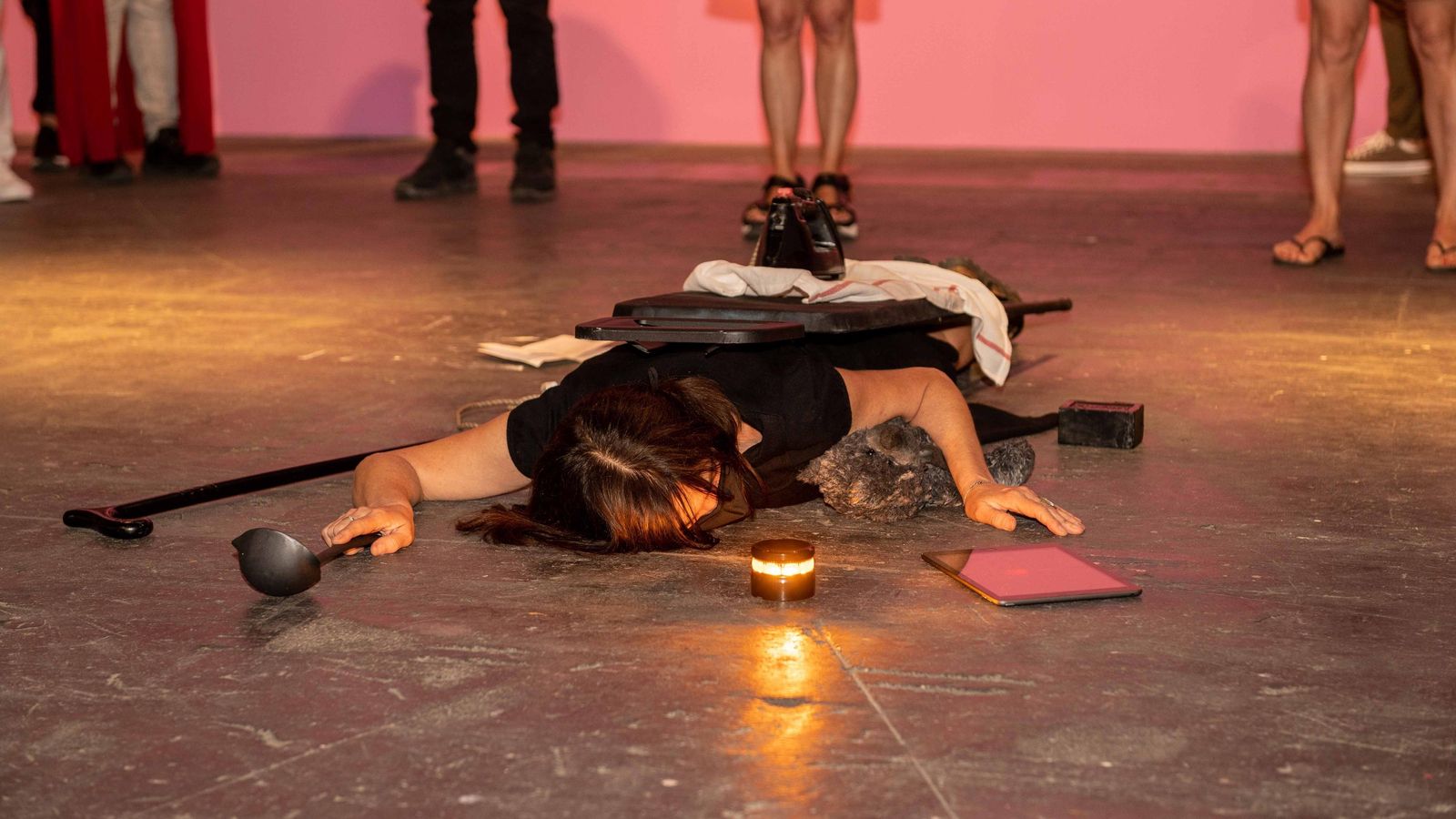 Performance realizada en el stand de Feminario