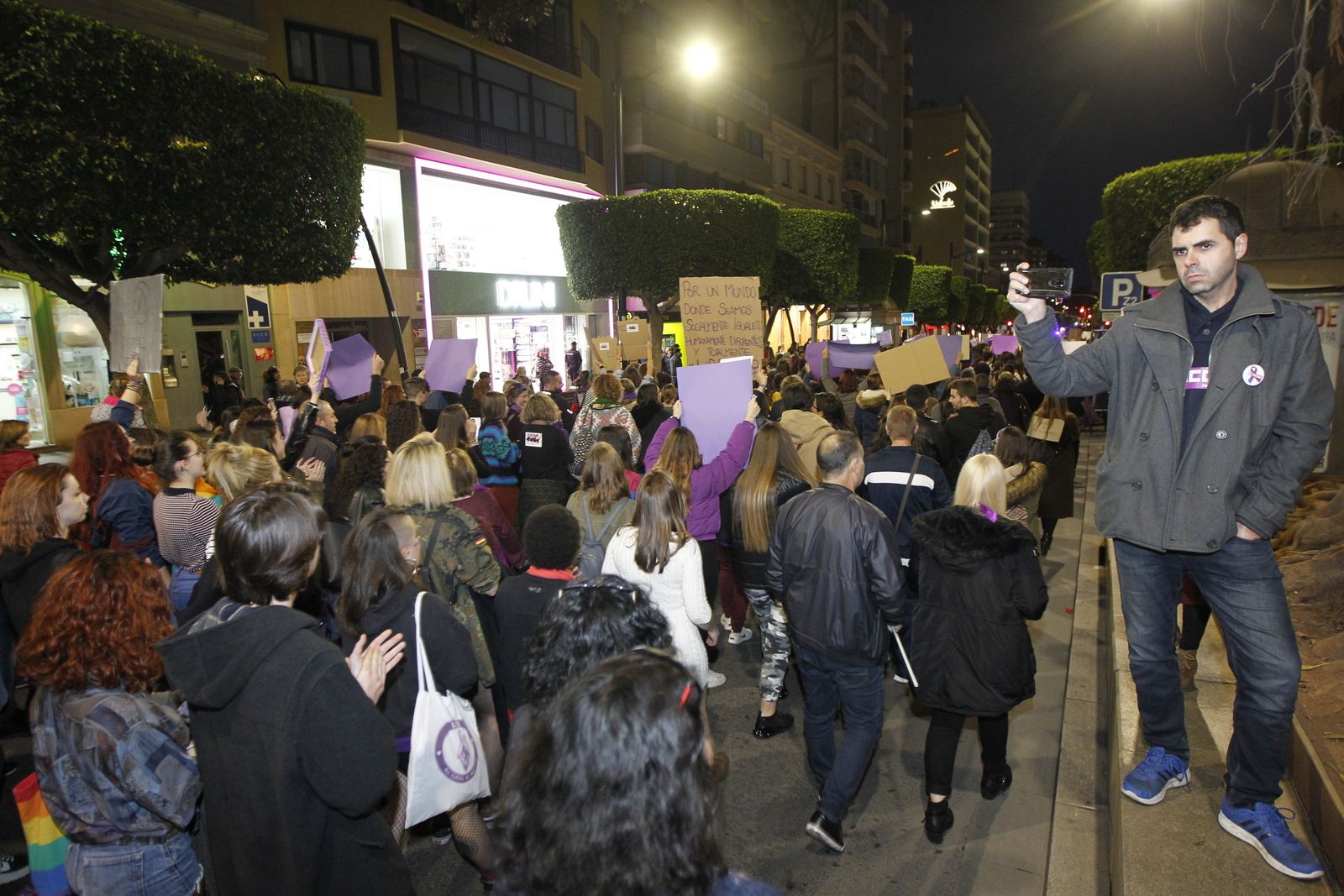 Fotogalería manifestación Día Internacional de la Mujer en Almería