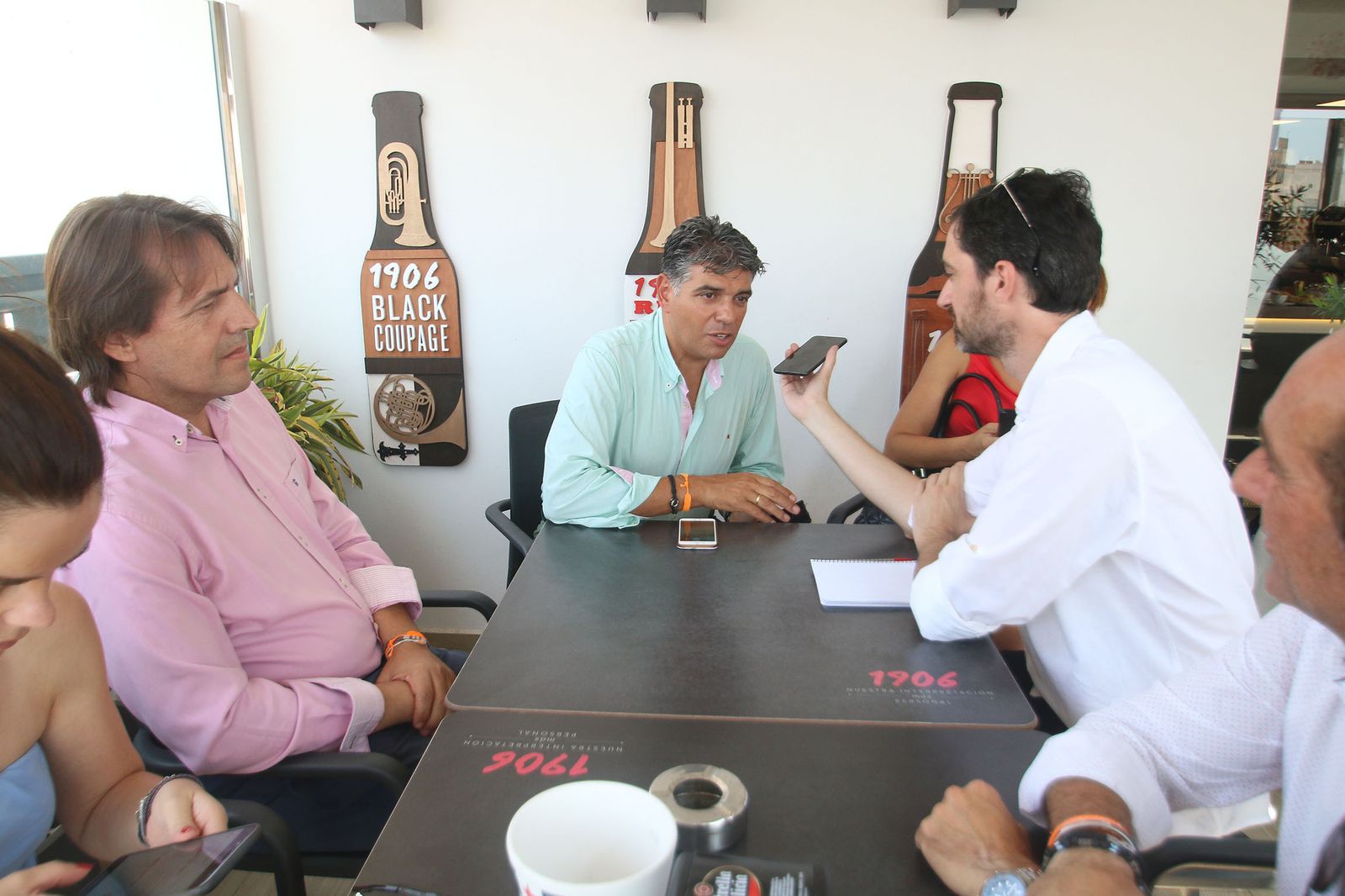 Las imágenes de la feria del mediodía del martes 20, en la Cuarta Planta. Feria de Almería 2019