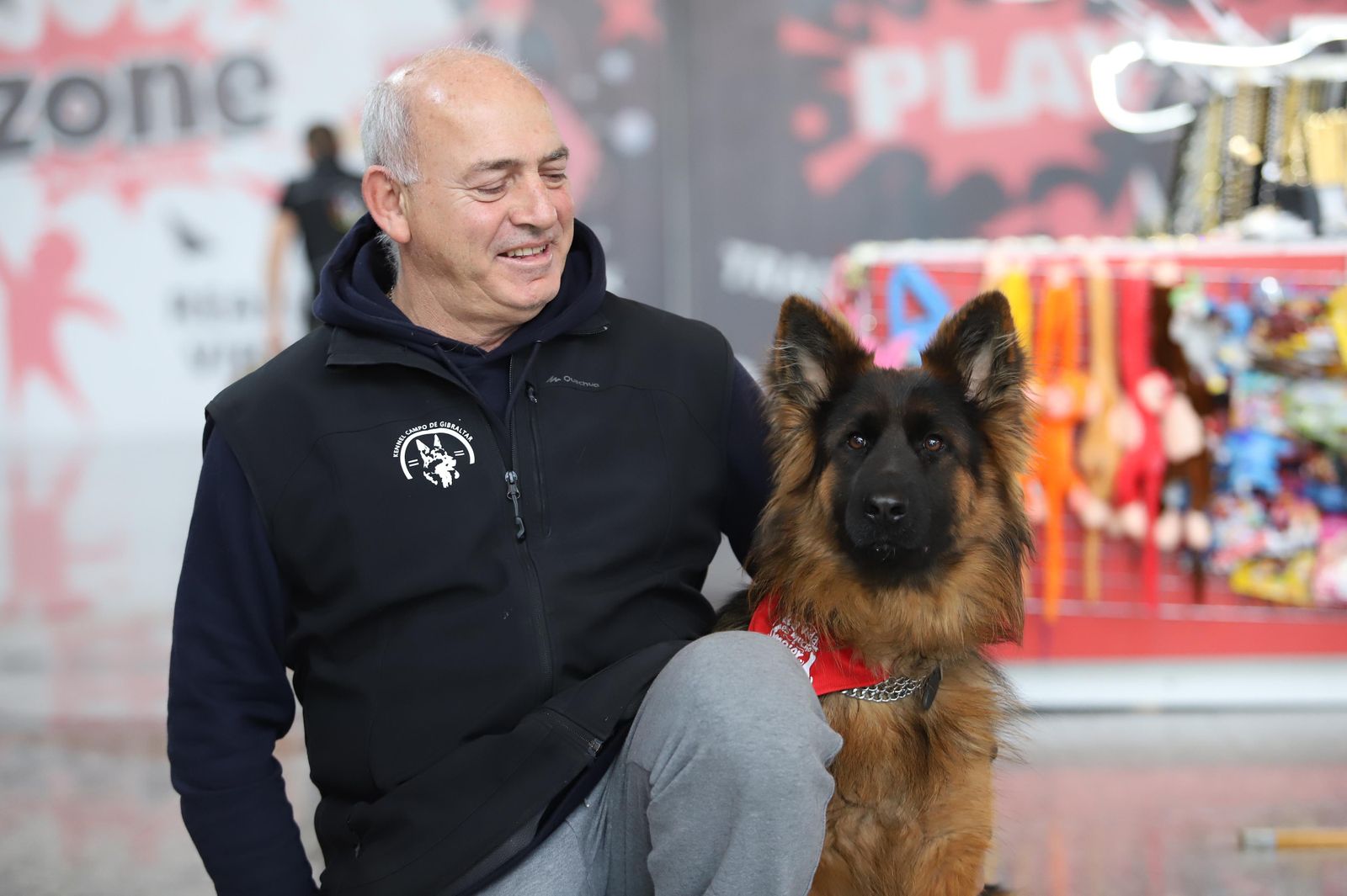 Fotos de la jornada 'Mi mascota, mi familia' en el Centro Comercial Bahía Plaza.