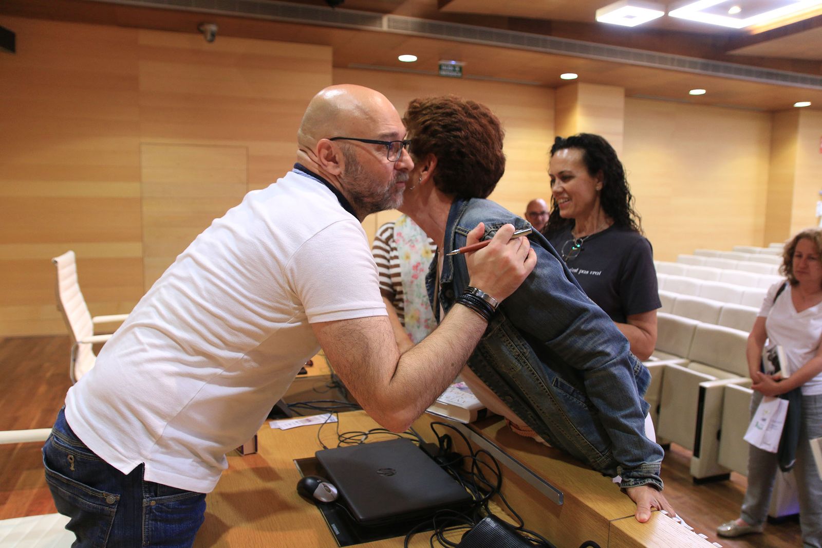 Diario de los Libros, con Fernando J. Múñez y su novela 'Antes se secará al tierra'