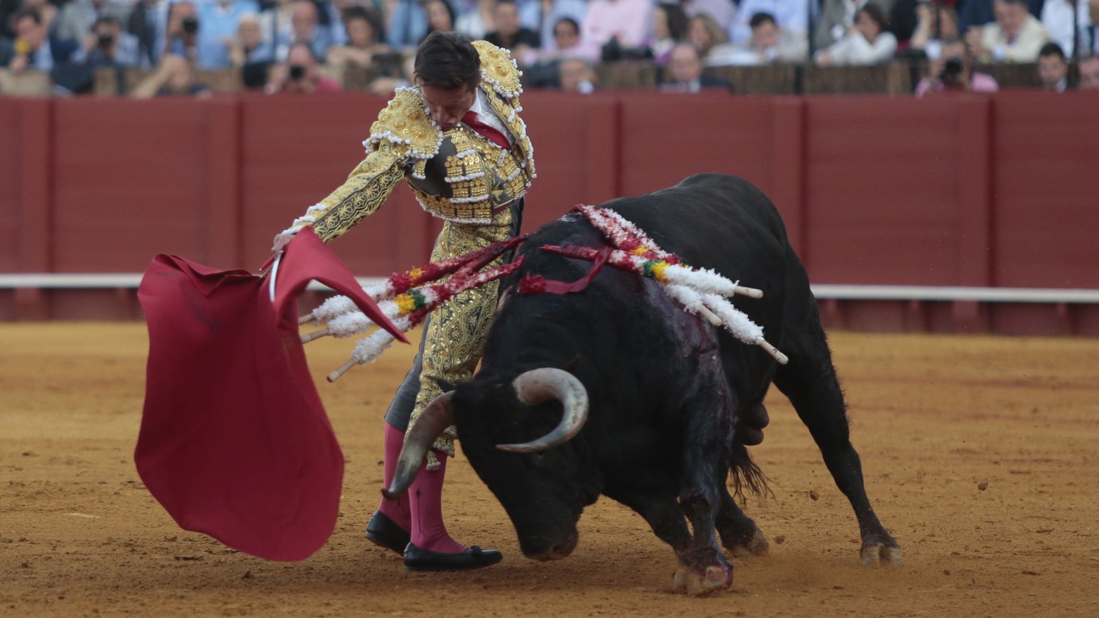 Las imágenes de la corrida del lunes de Feria