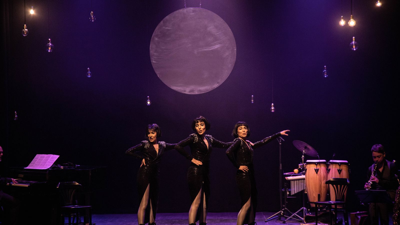 La compañía artística Divinas