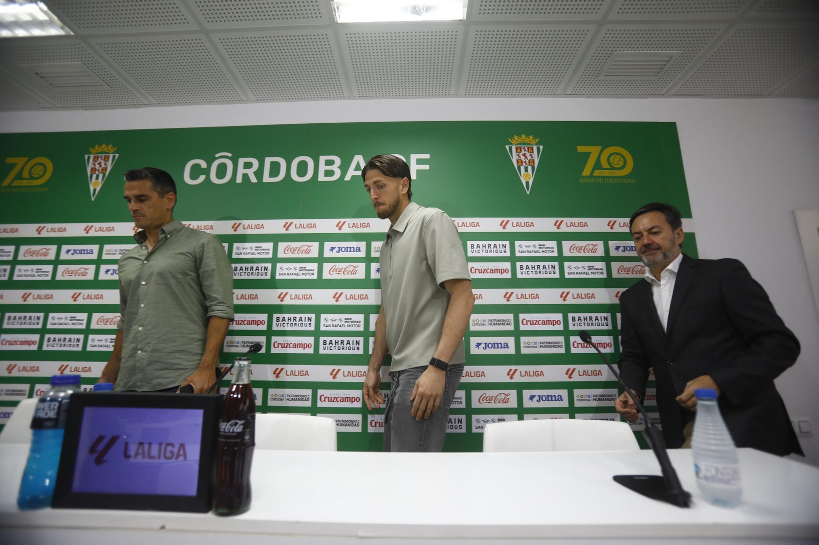 La presentación de la ampliación de contrato de Carlos Marín con el Córdoba CF, en imágenes
