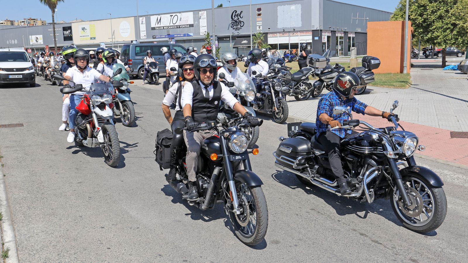 Búscate en el evento motero solidario "The Distinguished Gentleman´s Ride" en Jerez