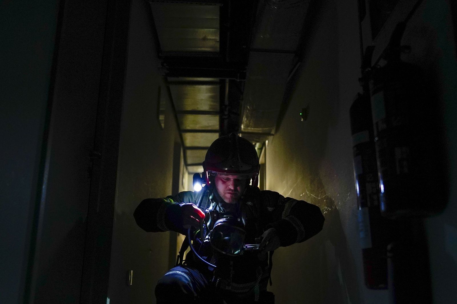 El simulacro de incendio organizado por el Servicio de Extinción de Incendios de los Bomberos, en imágenes