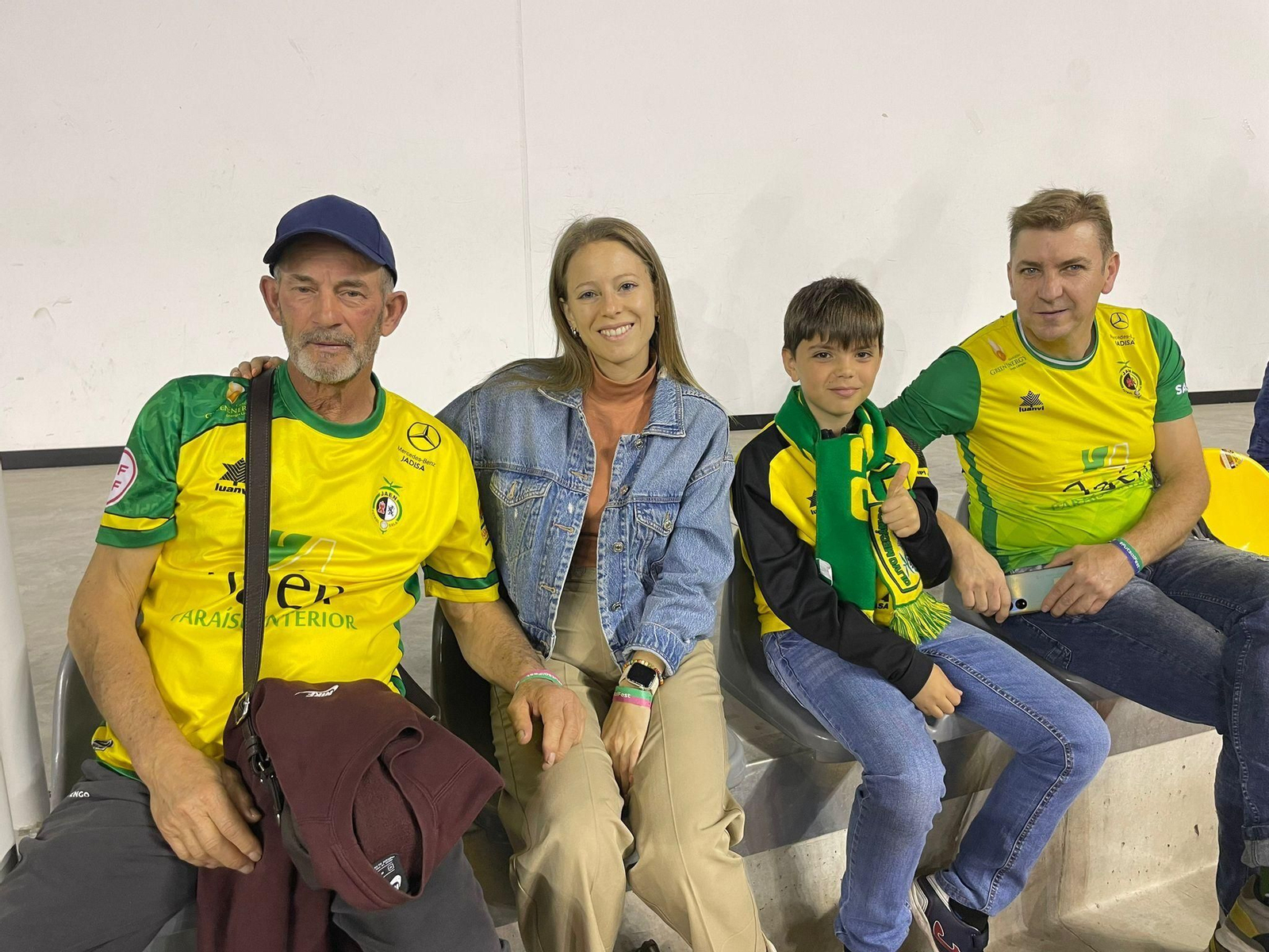 Fotogalería | La Marea Amarilla calienta motores para las semis