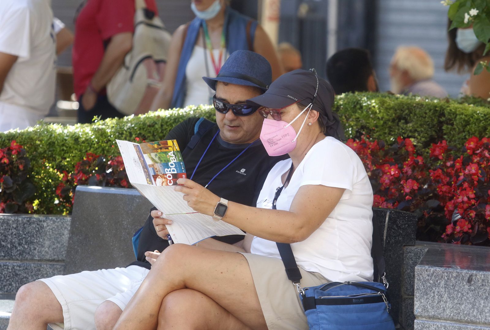 El primer día sin mascarilla en la calle en Córdoba, en fotografías