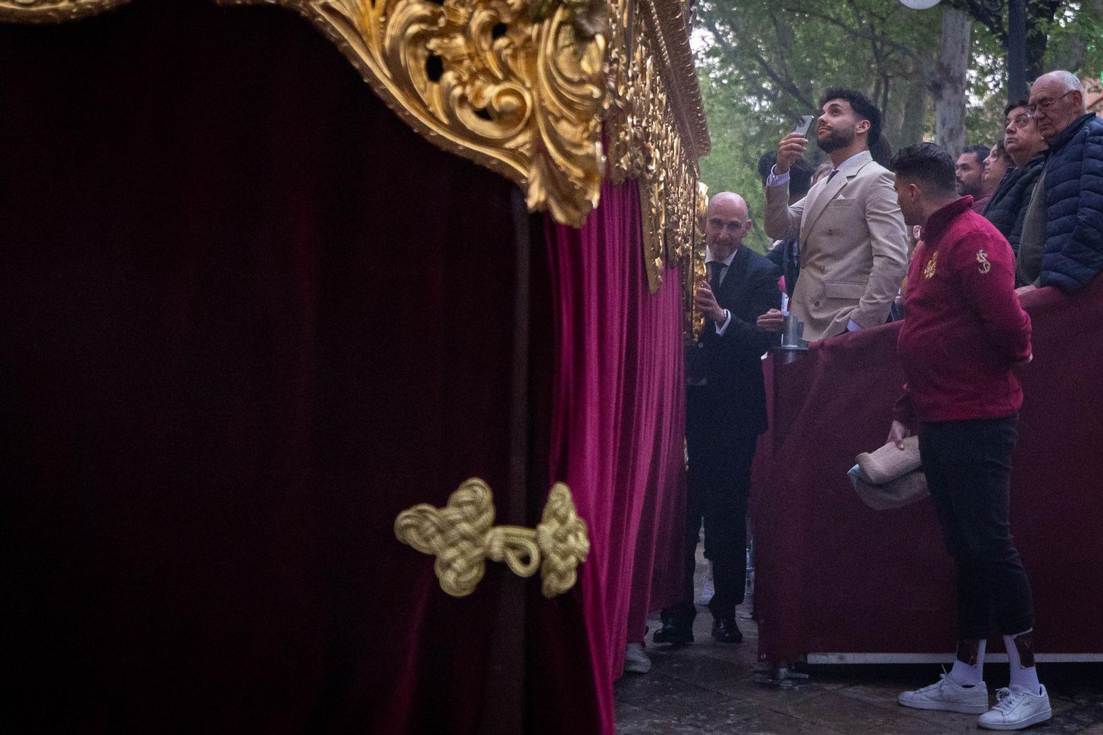 Granada estrenó la nueva carrera oficial frente a la Basílica de las Angustias