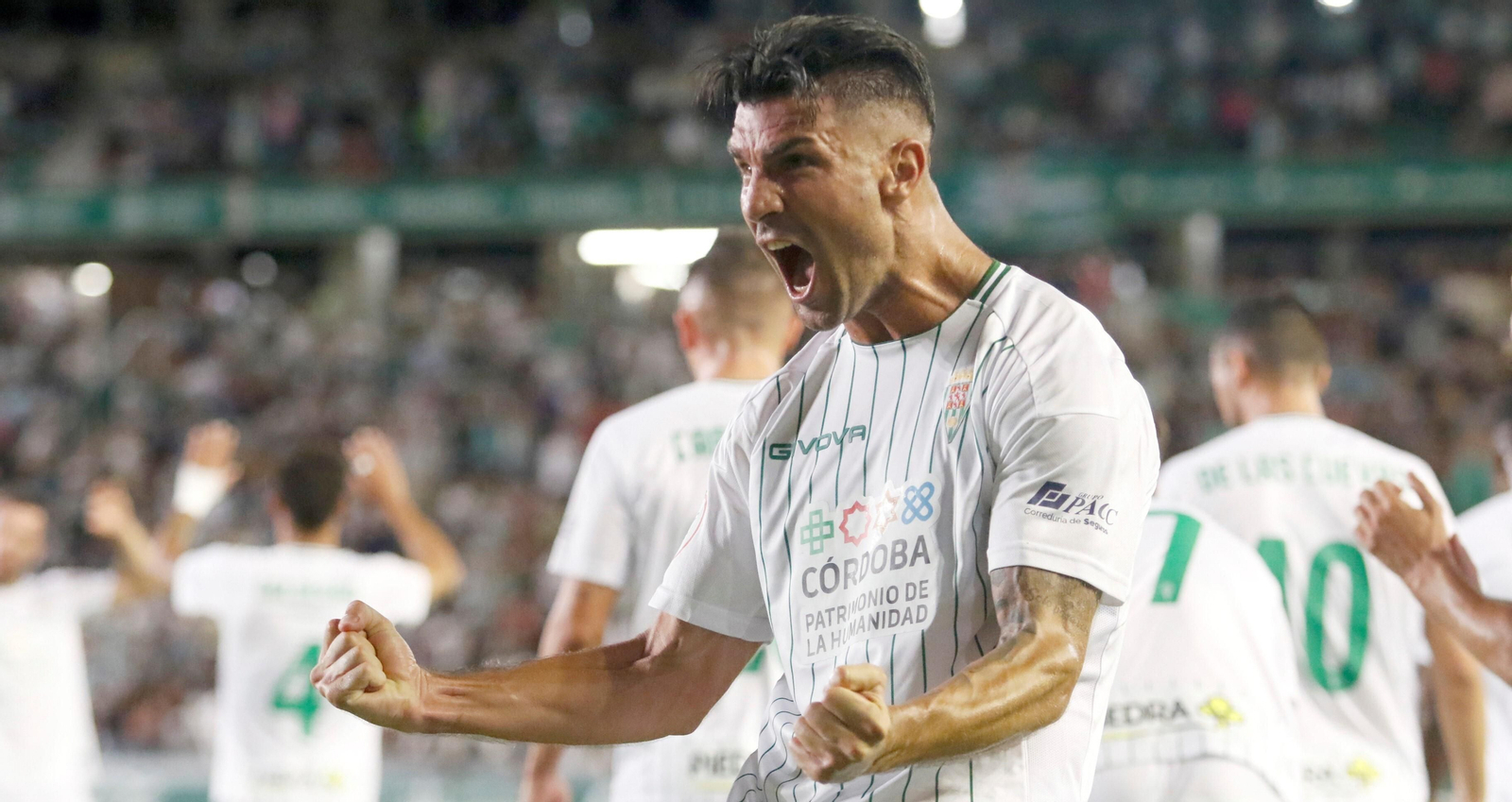 Willy Ledesma celebra un gol en el Córdoba CF - Rayo Majadahonda de la primera vuelta.