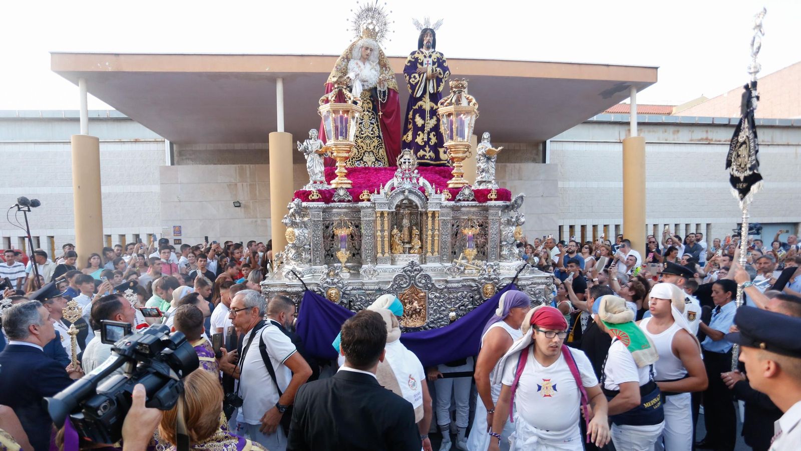 Procesión extraordinaria por el 75 aniversario de la hermandad del Medinaceli de La Línea