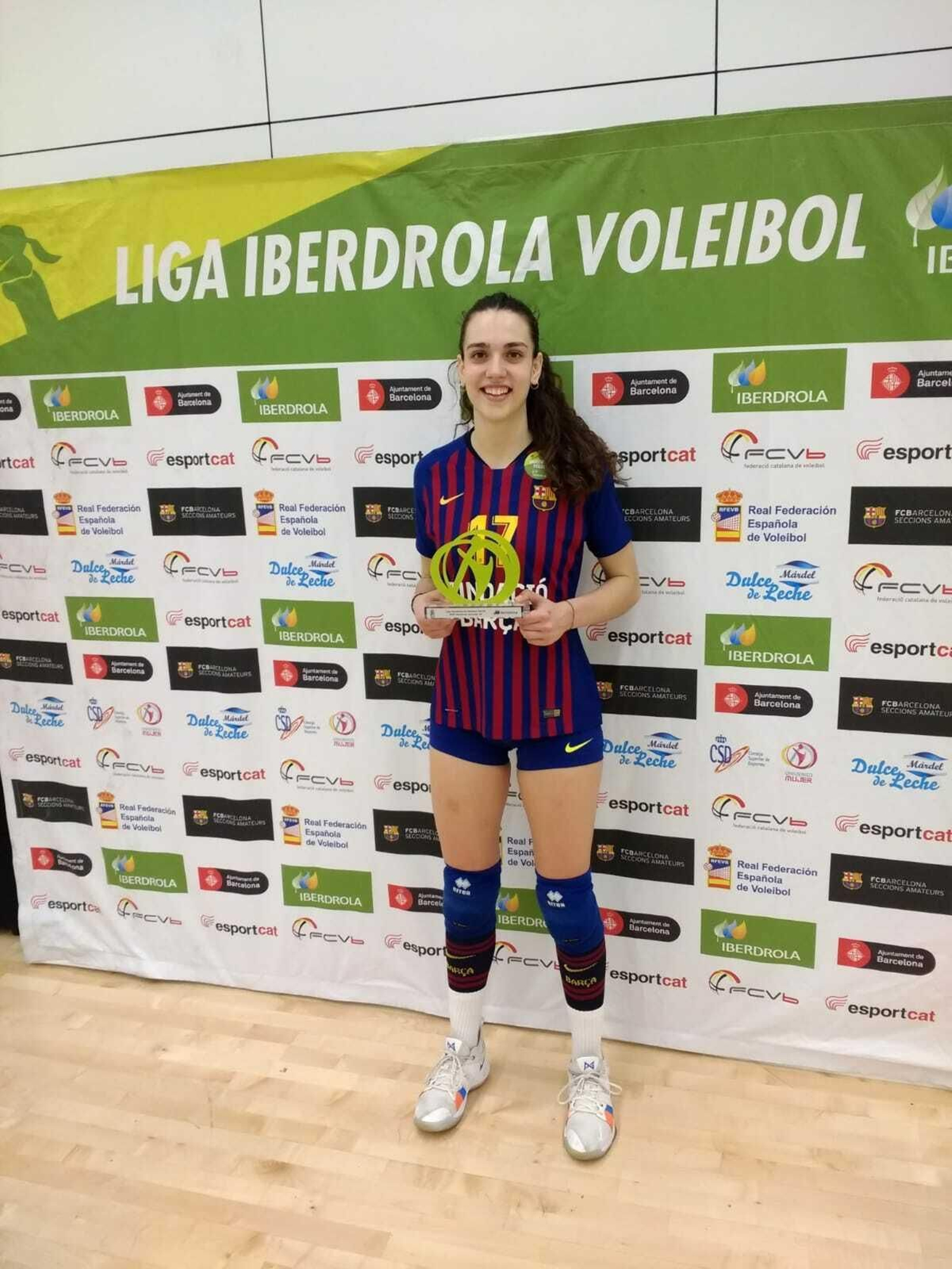 La almeriense, con el MVP.