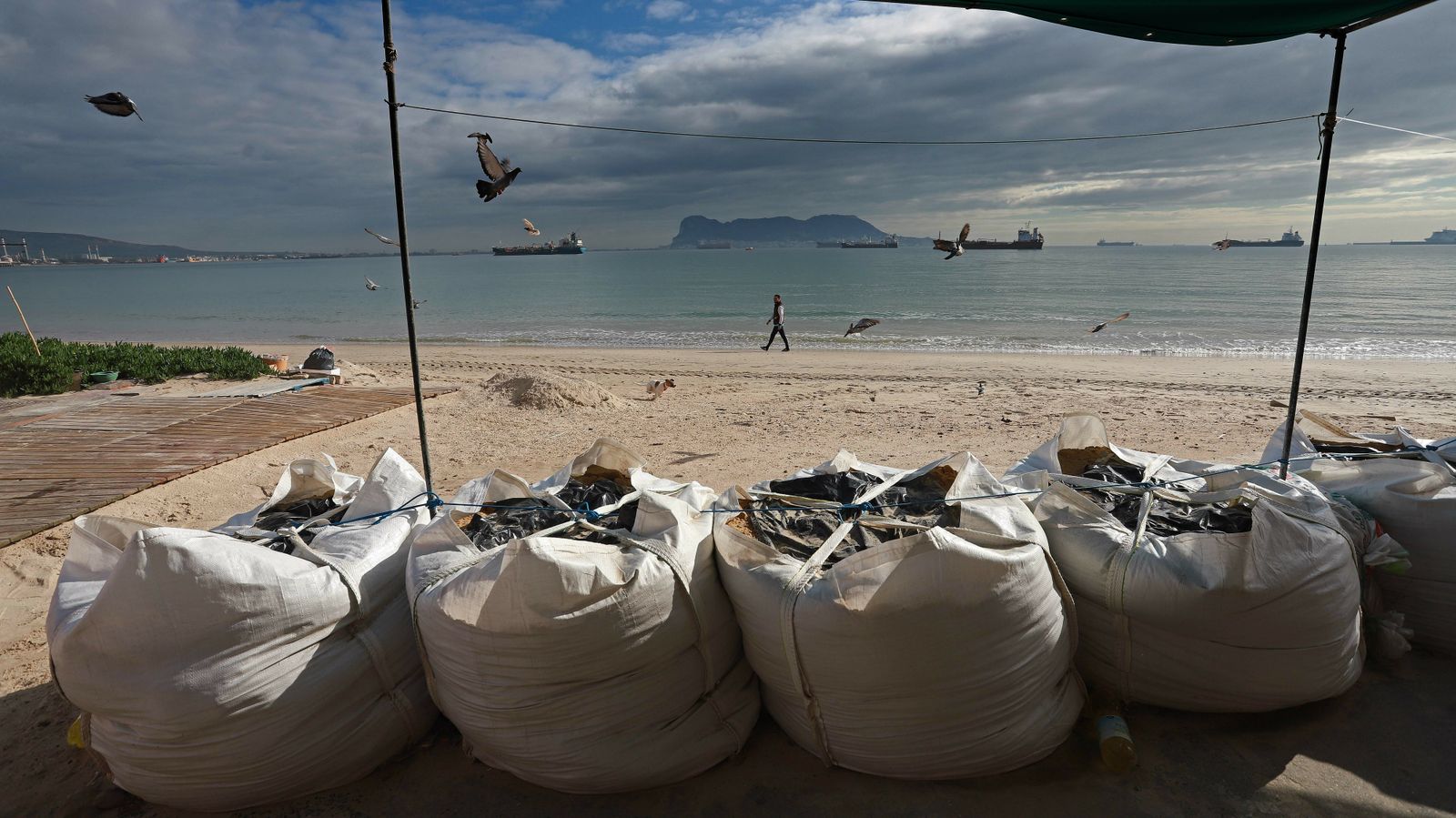 Pérdida de arena en la playa de El Rinconcillo.