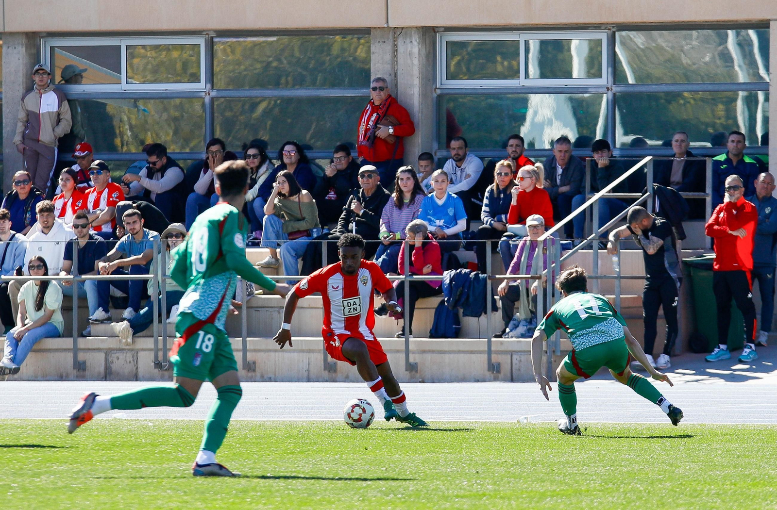 Las imágenes de Segunda RFEF entre Almeria B y recreativo de Granada