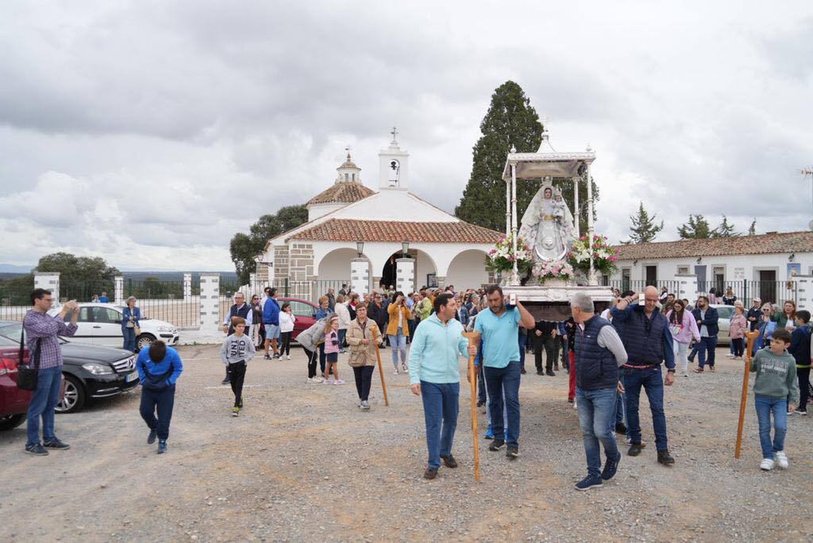 La Virgen de Luna sale en procesión en rogativa de lluvia, en fotografías