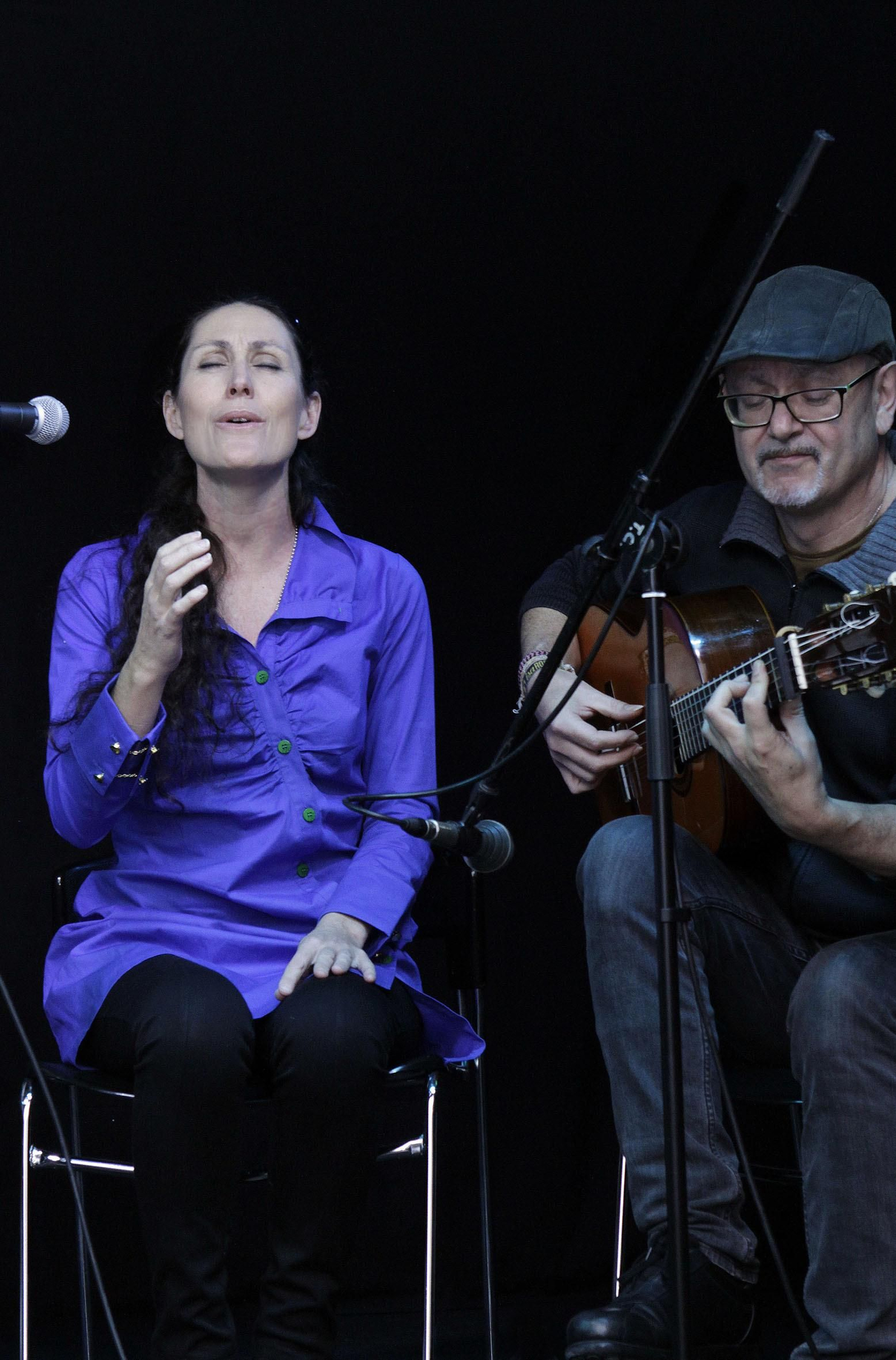 Clara Montes, junto a José Luis Montón, ayer, en la presentación.