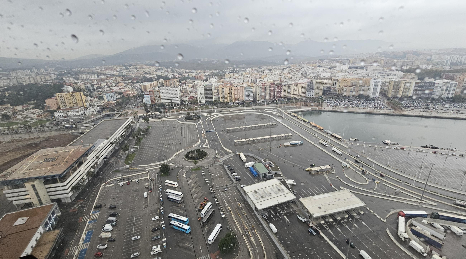 Las fotos del estrecho de Gibraltar, a vista de helicóptero: Ceuta y la bahía de Algeciras