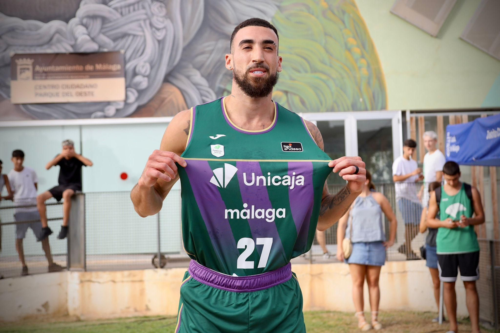 Las fotos de la espectacular presentación de Chris Duarte con el Unicaja en el Parque del Oeste