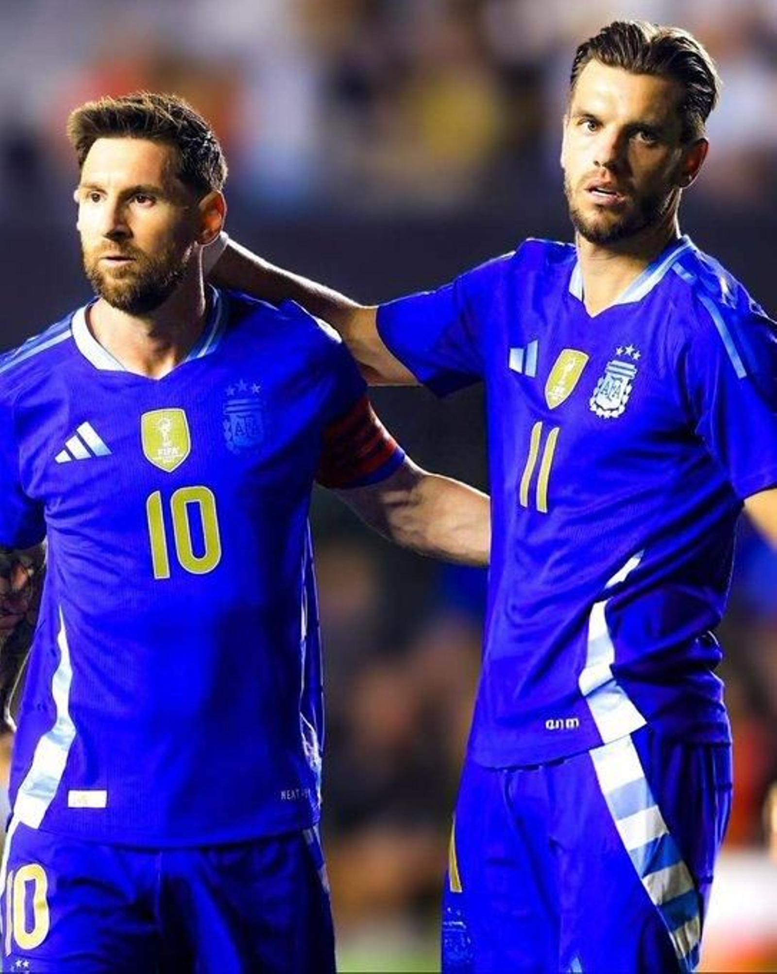 Lo Celso, junto a Messi, al final del encuentro amistoso ante Puerto Rico.