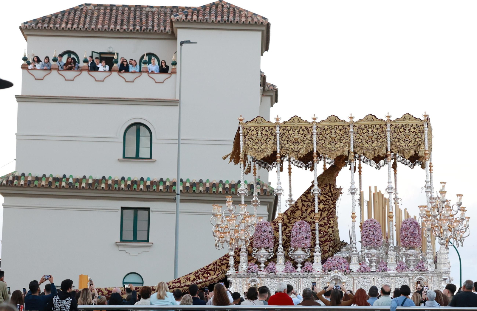 El Cautivo, en su procesión del Lunes Santo en Málaga, en fotos