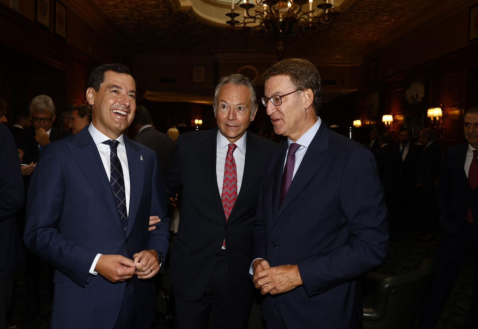 Foro Joly con Juanma Moreno en Madrid, todas las imágenes