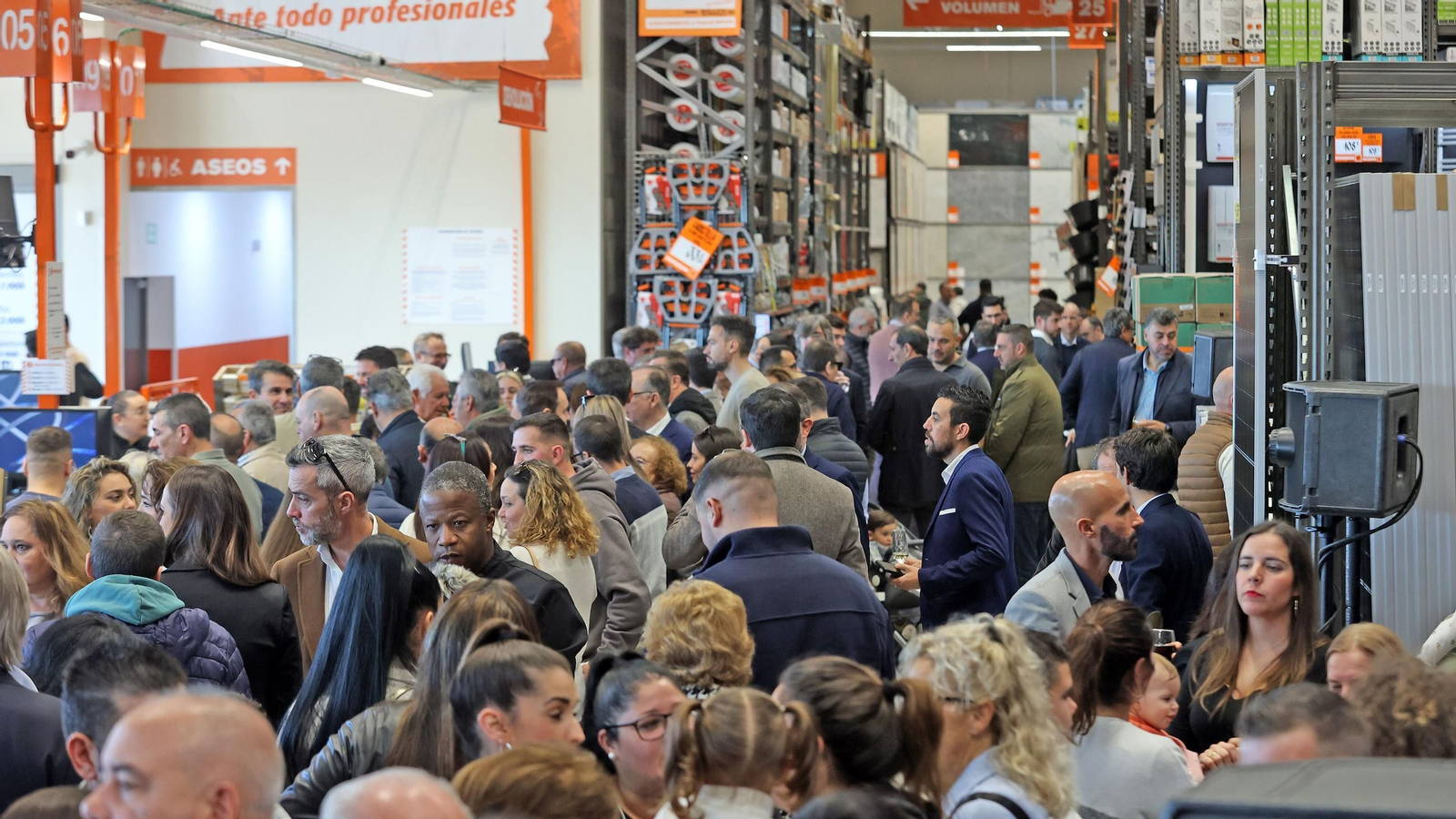 Imágenes de la inauguración de Obramat en Jerez