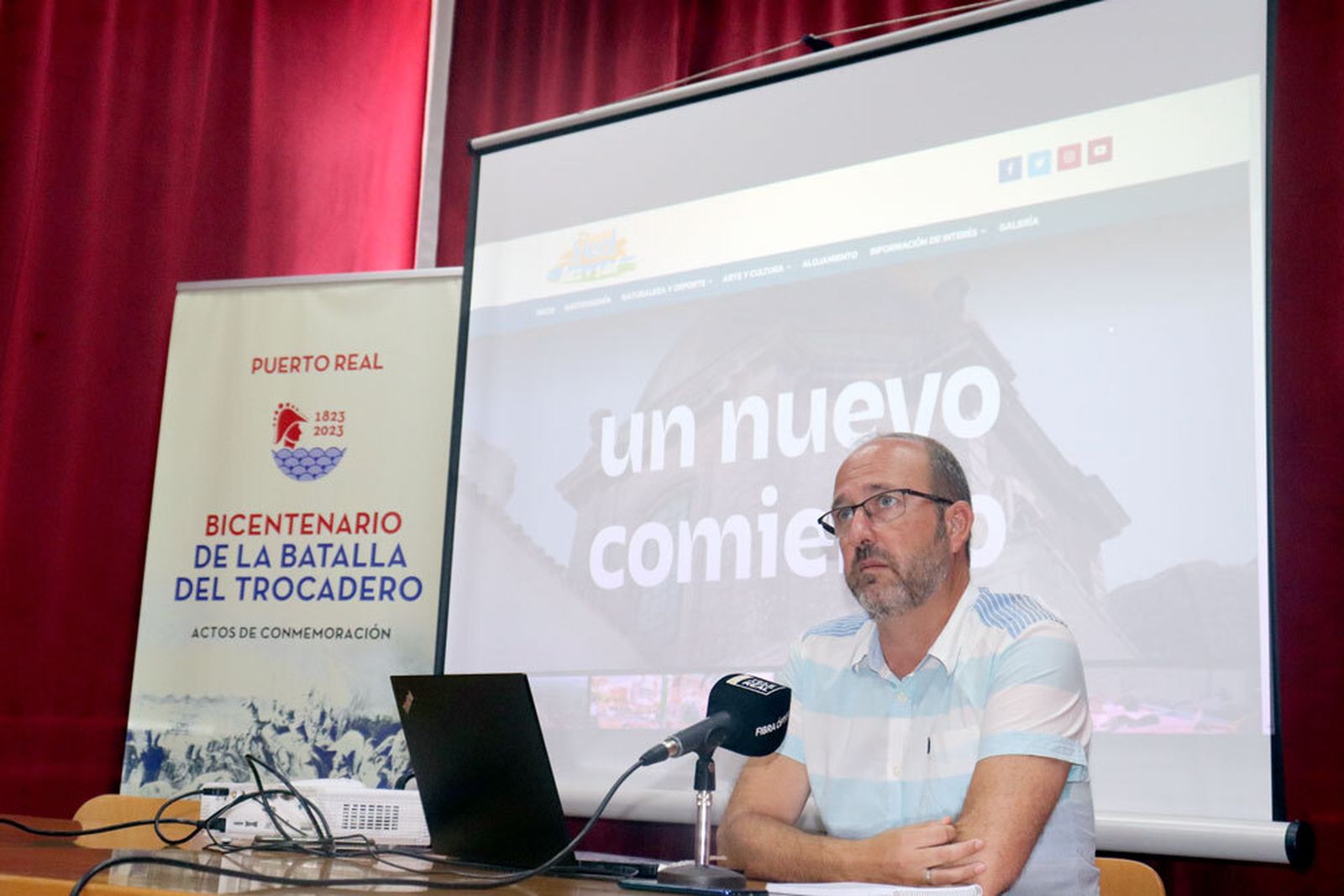 Manuel Izco durante la presentación de la web de Turismo Puerto Real