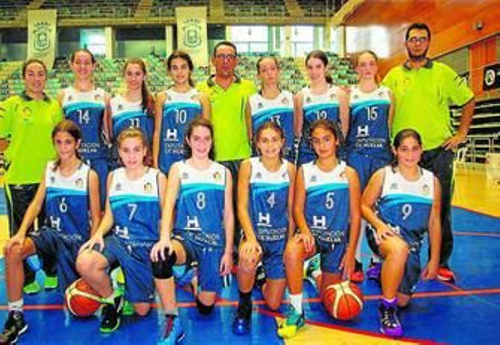 Componentes de la selección de baloncesto infantil femenino.