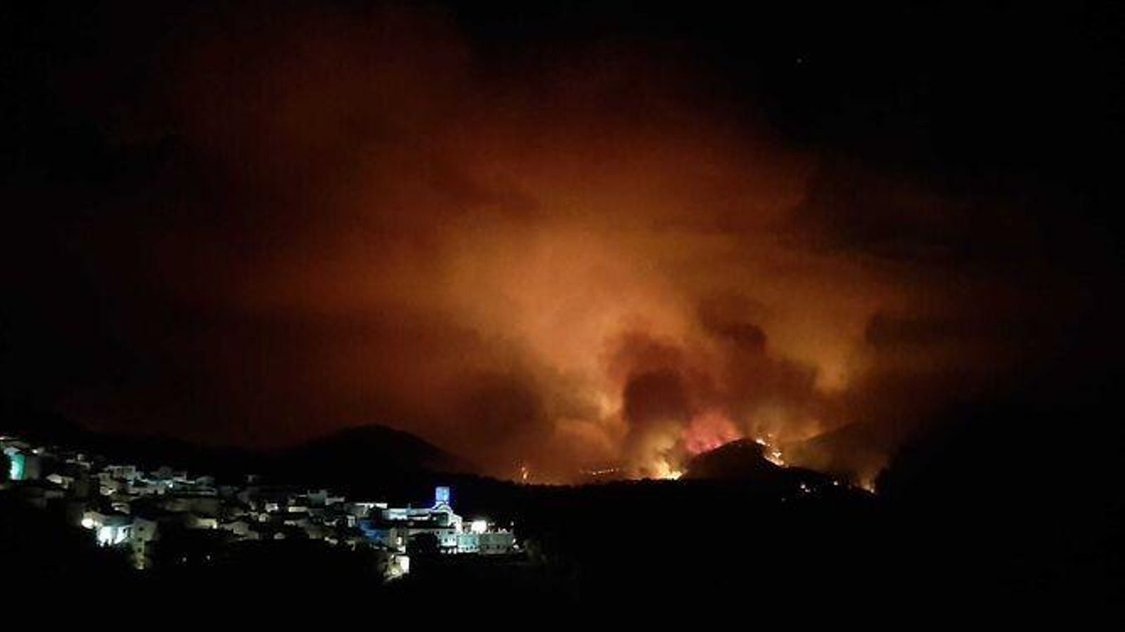 Incendio en Sierra Bermeja Incendio en Sierra Bermeja