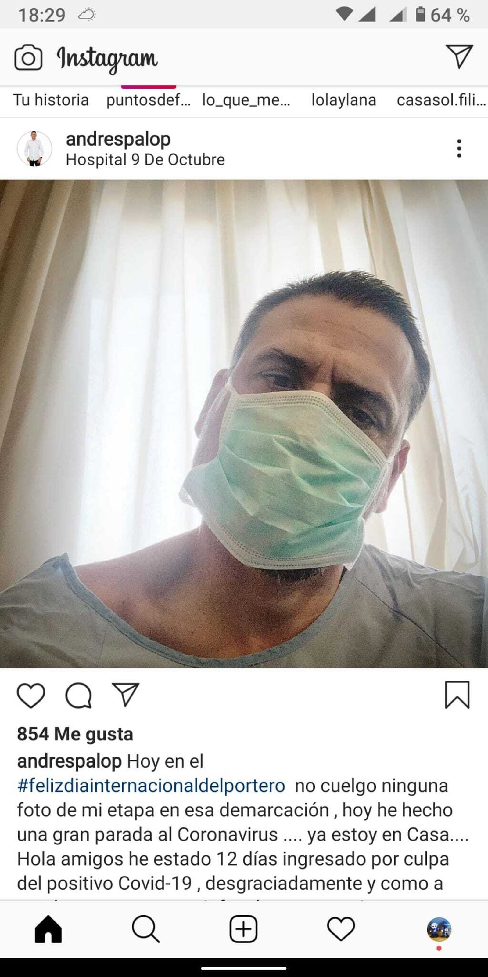 Palop, desde su casa ya, con mascarilla y bata sanitaria.