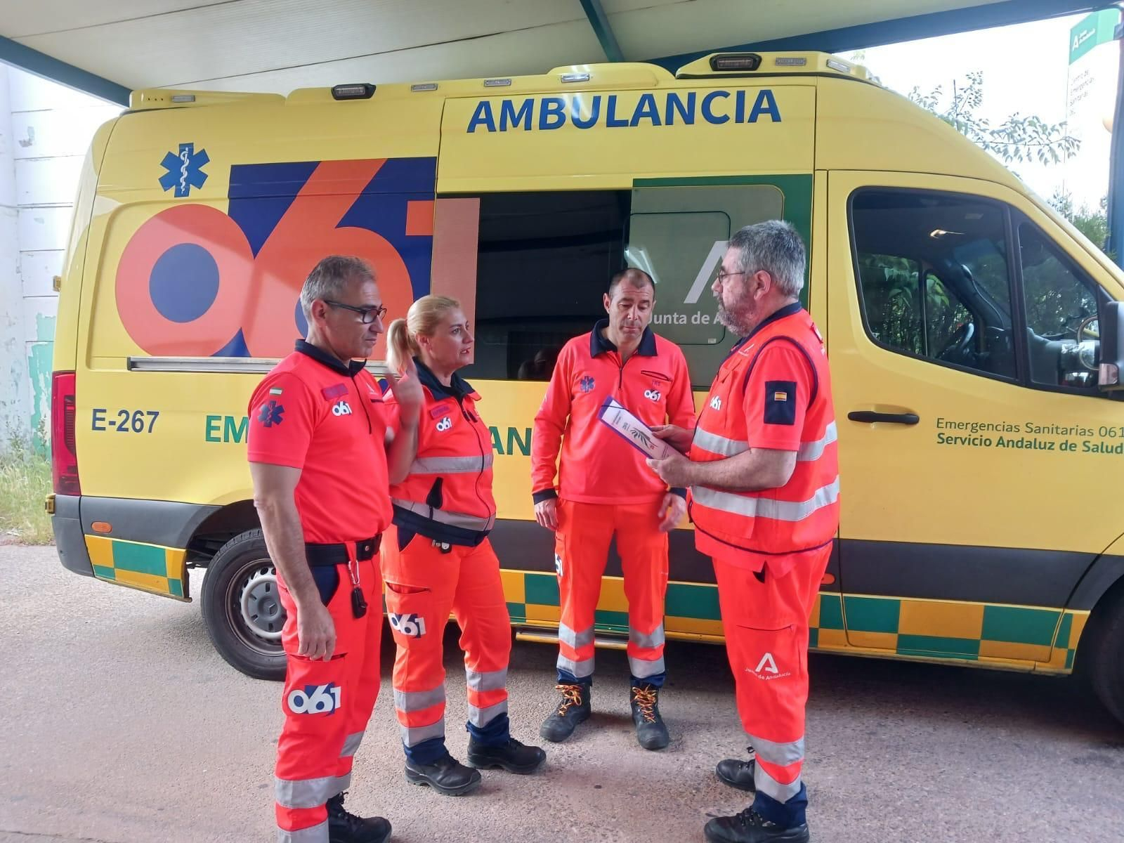 Profesionales del 061 en Huelva.