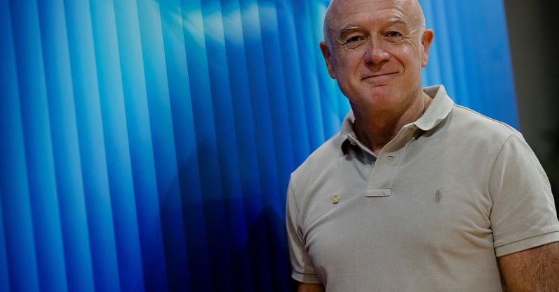 Manu San Félix llama a proteger el 'planeta Agua' en el Blue Zone Forum Innovazul de Cádiz
