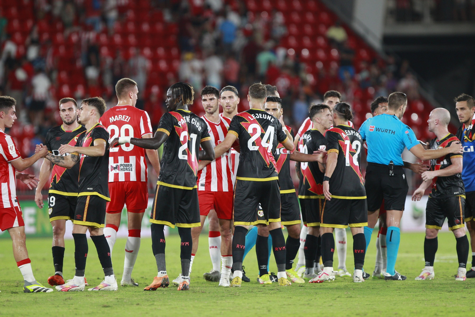 Imágenes del partido U.D. Almería-Rayo Vallecano