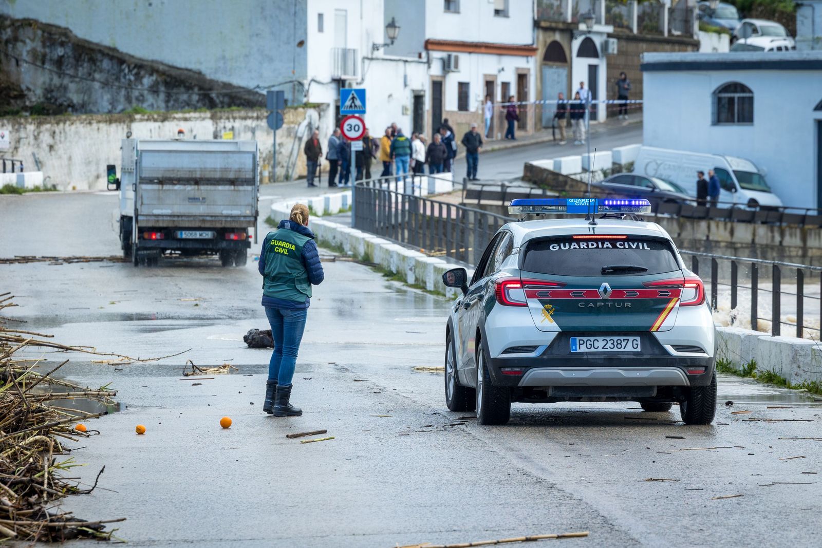 Las imágenes de las inundaciones en Arcos: la espectacular crecida del río Guadalete por la apertura de las presas