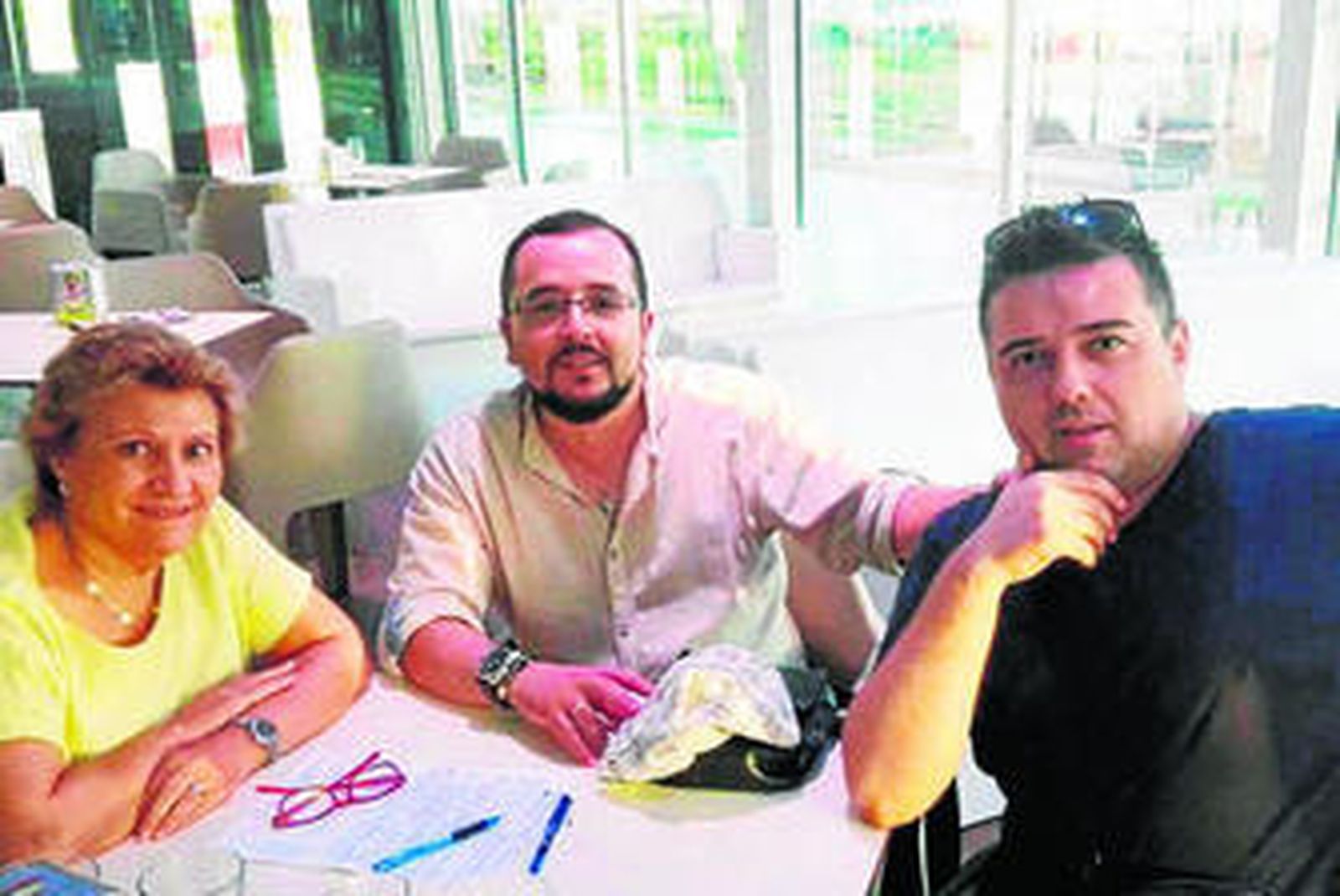 Vicenta Fernández, Avelino Oreiro y Francisco Jesús Martín.