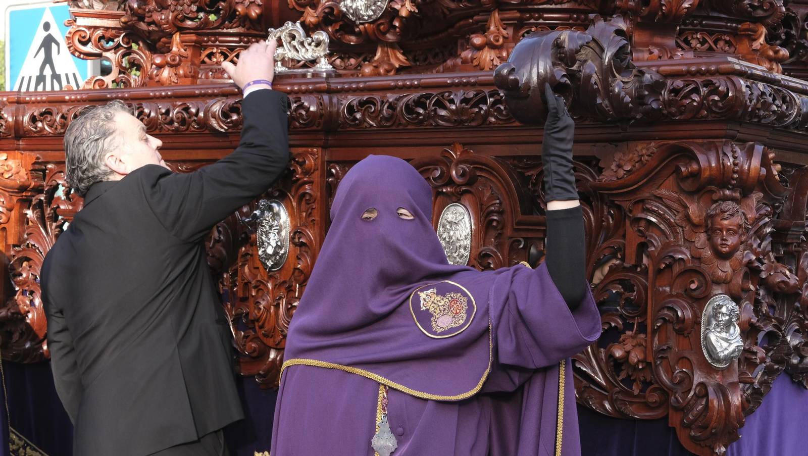 La procesión de Pasión en Almería, en imágenes