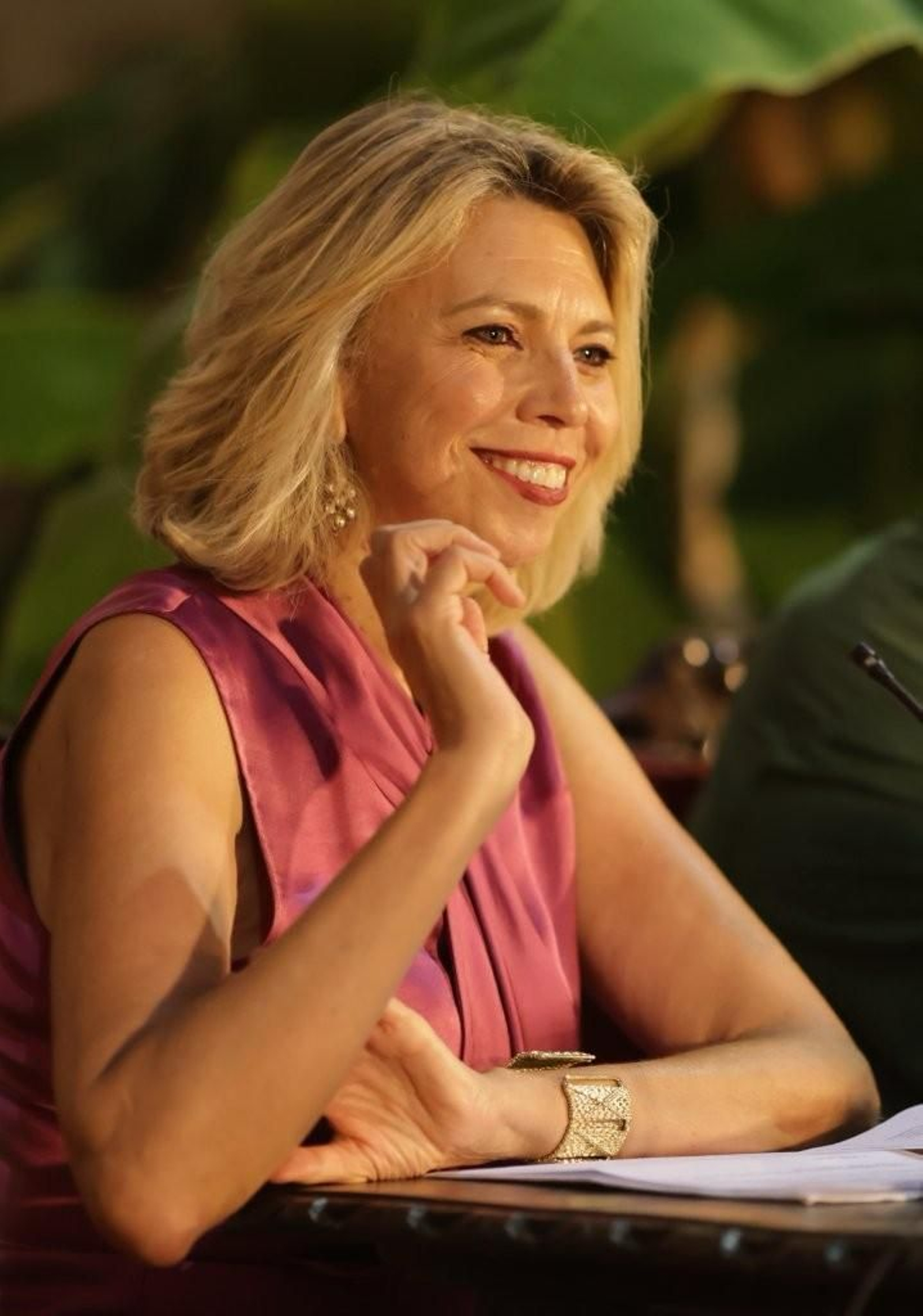 Marina Bernal presenta en Chipionz el libro 'Rocío, 20 años contigo'