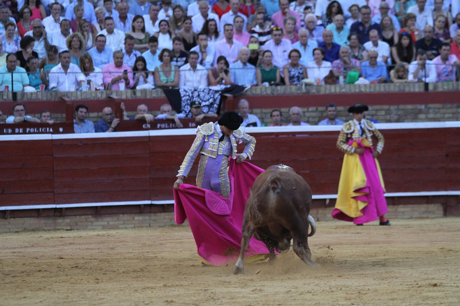 Imágenes de lidia de Roca Rey