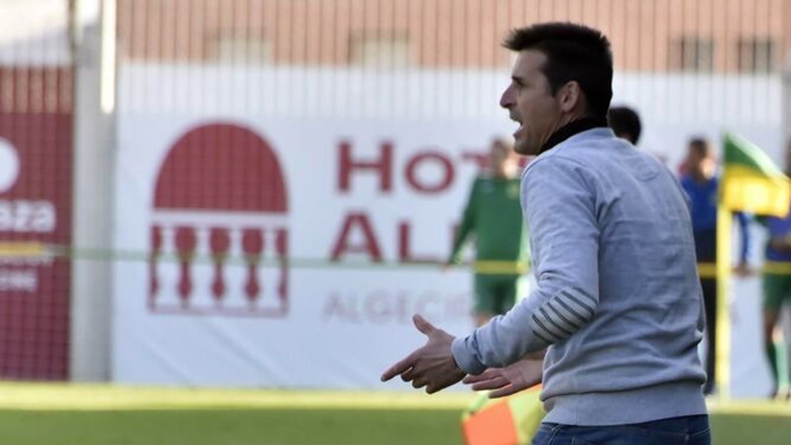 Cachola, destituido como entrenador del Coria.