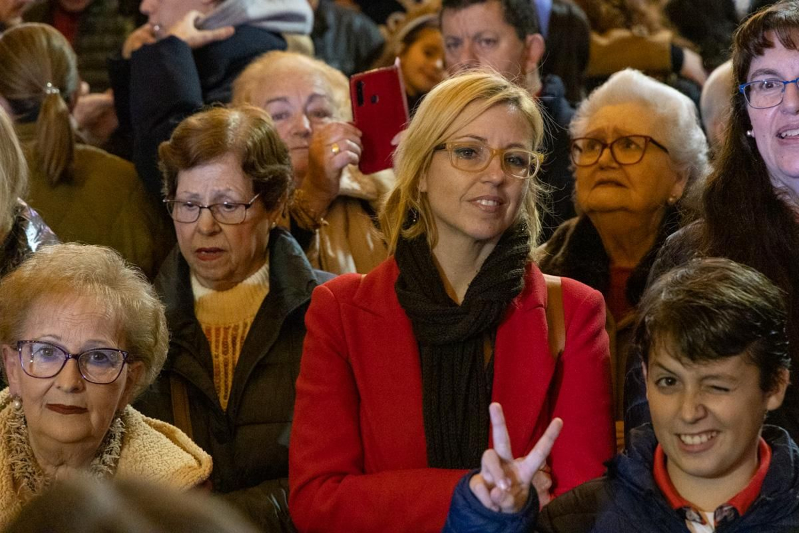 Jaén enciende su Navidad con sus habitantes echados a la calle