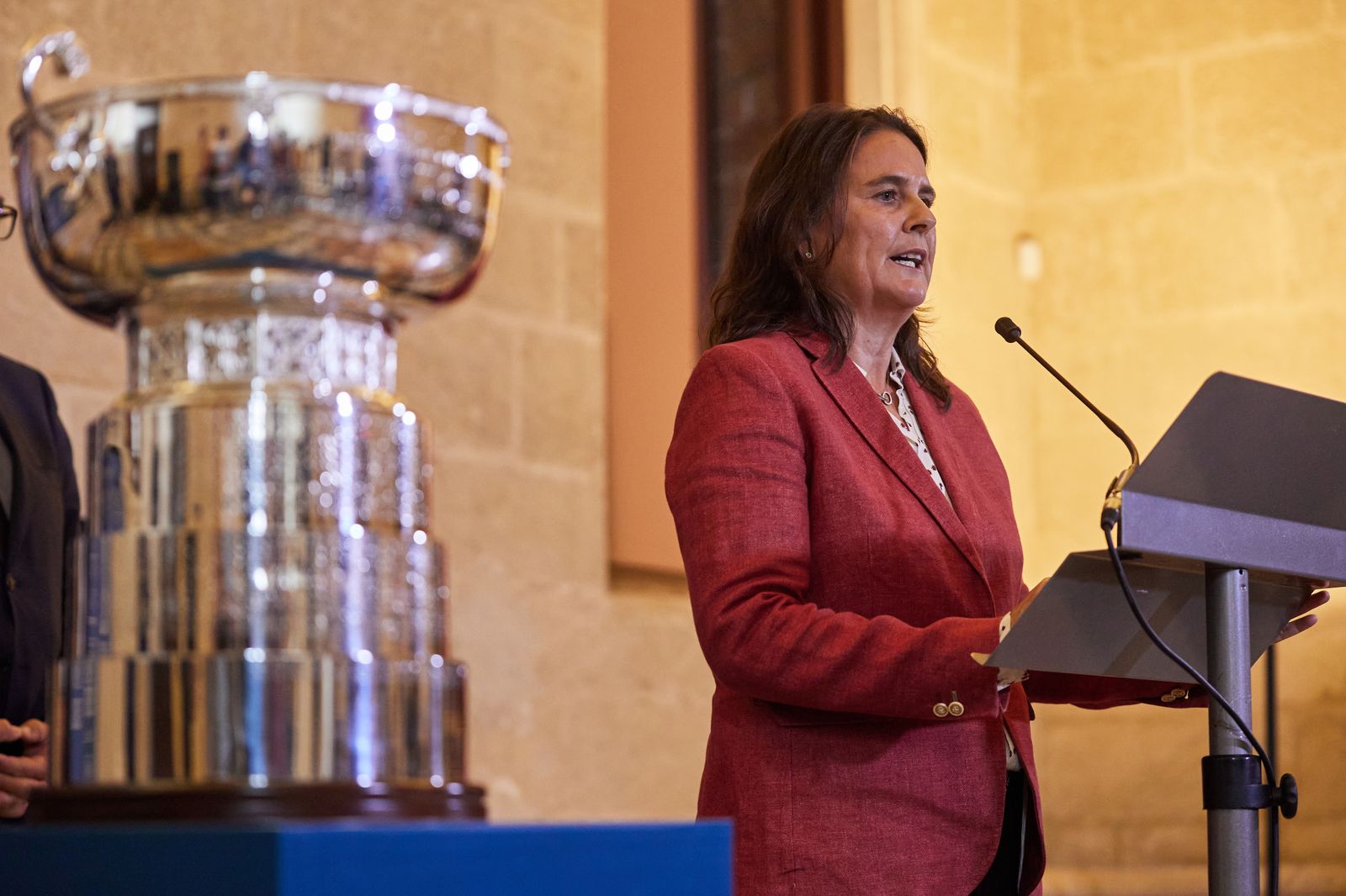 Las fotos de la Copa Billie Jean King con el alcalde jugando al tenis