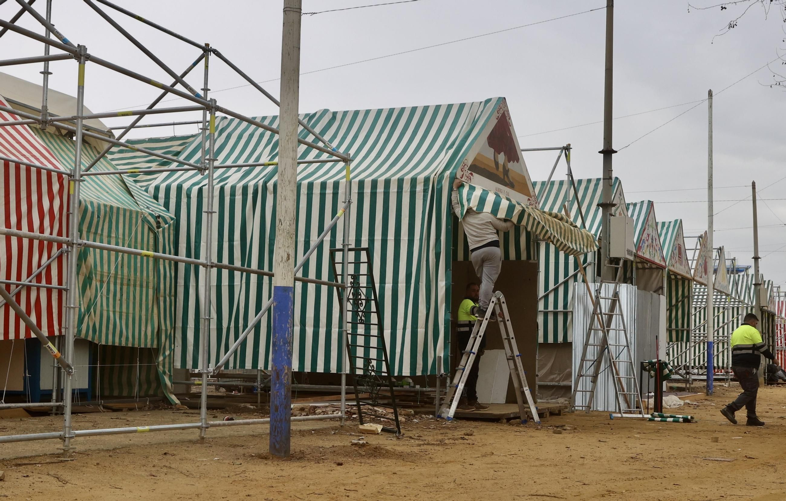 Así avanzan los trabajos del montaje de la Feria de Abril 2025