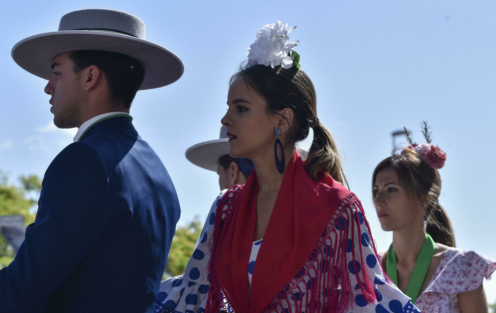 La salida de la Hermandad del Rocío de Triana, en imágenes
